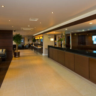 Holiday Inn Express AEC - Lobby by Occa Design