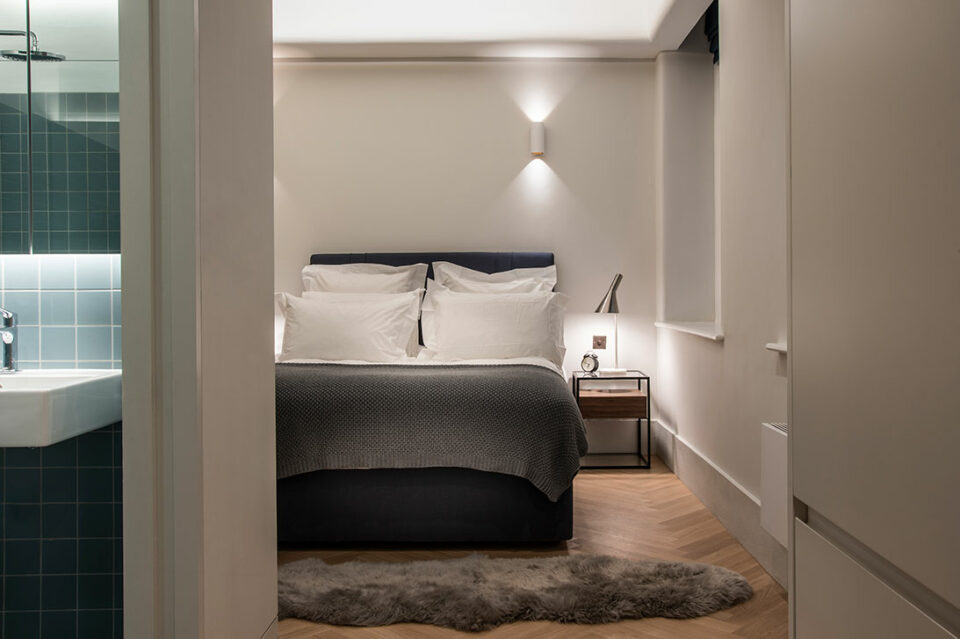 A contemporary & neutral bedroom