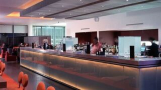Crowne Plaza London Docklands - A bar by Occa Design