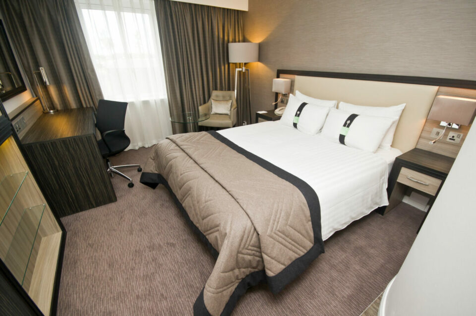 Holiday Inn Aberdeen AEC Bedrooms - Bedroom by Occa Design