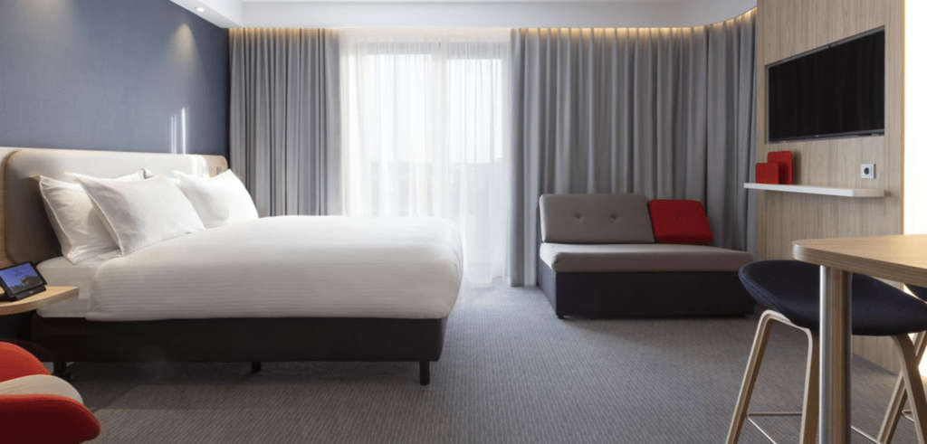 contemporary hotel bedroom